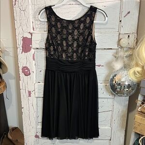 JH Evenings Elegant Black Lace Upper Swing Dress Ruched waistline V Back Sz 10